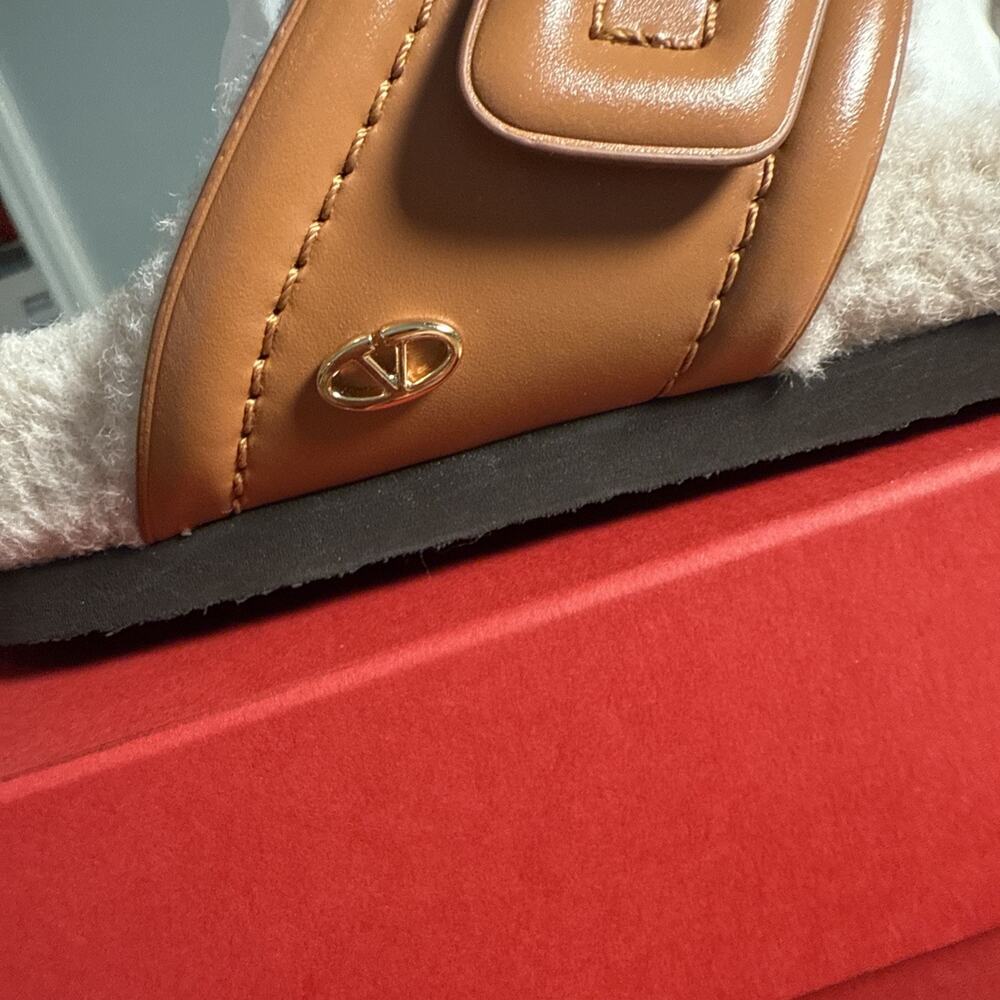 Valentino Garavani Leather Slide Sandals Almond EU37 US6.5 NIB $1100 Luxury - Picture 5 of 13
